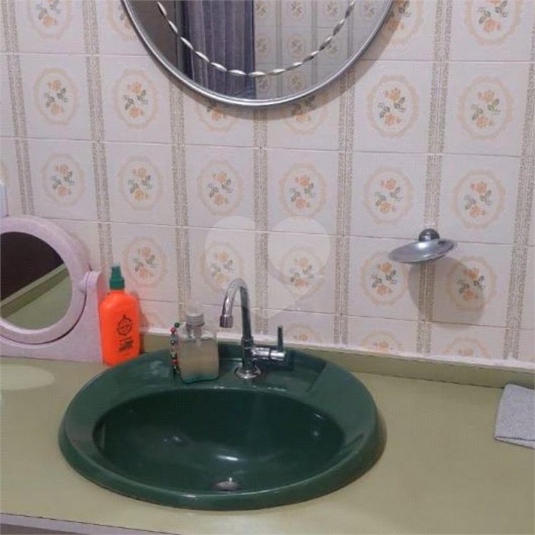 Sobrado de 284m2 na Saúde com 4 dorms, 1 suíte, 3 banheiros, 4 vagas. Estuda permuta.