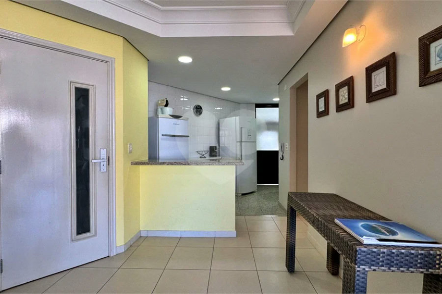 Apartamento à venda com 3 quartos, sendo 1 suíte,  em Riviera de São Lourenço, Bertioga, SP