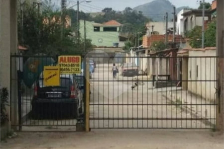 Terreno plano em condomínio fechado