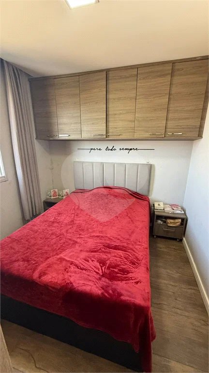Apartamento com 48m², 2 dormitórios, 1 vaga de garagem, à venda em Itaquera.