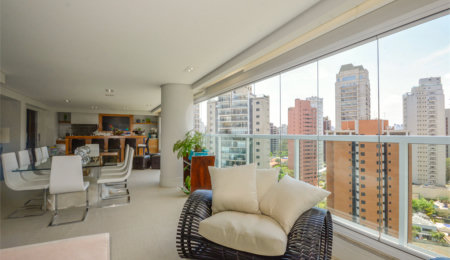 Apartamento à venda com 4 suítes,  em Vila Uberabinha, São Paulo, SP