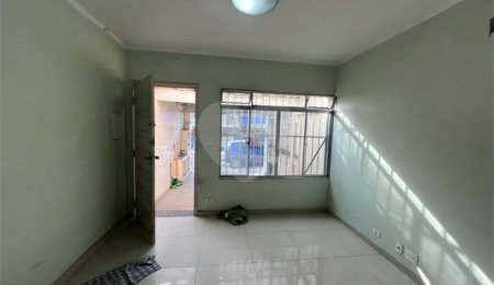 Casa 2 dormitórios na Vila Santa Catarina