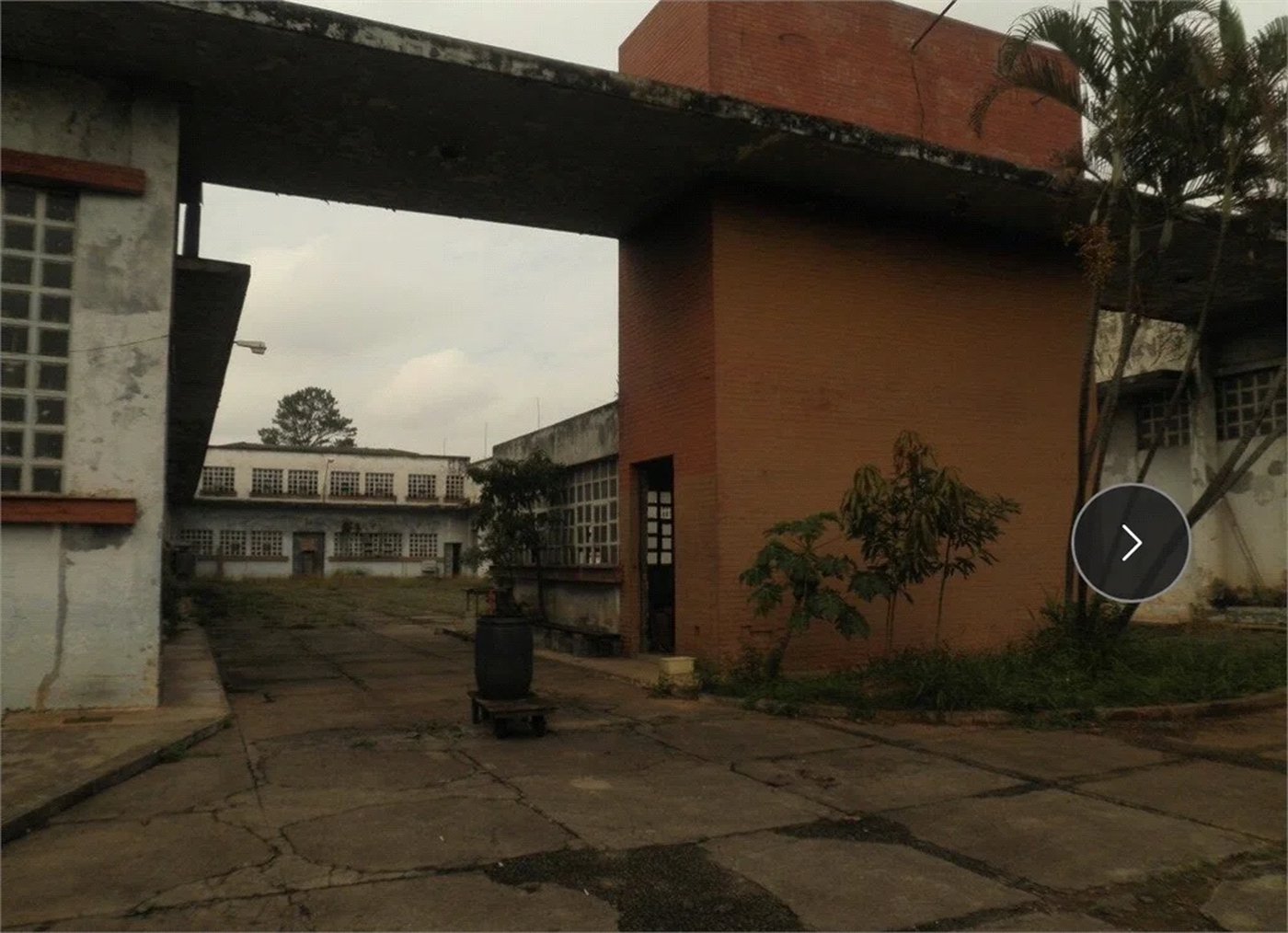OPORTUNIDADE ESTRATÉGICA: TERRENO E GALPÃO COMERCIAL COM 20.000m²
