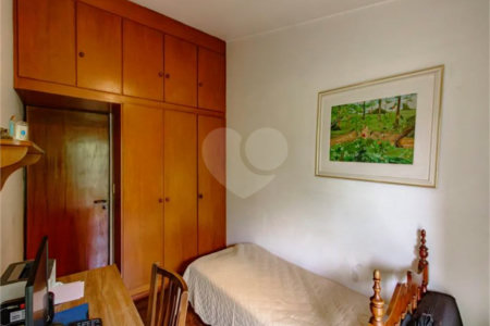 Casa para locação no Jardim da Saúde – São Paulo Imóvel amplo e elegante, com 360 m² de área construída em terreno de 400 m²