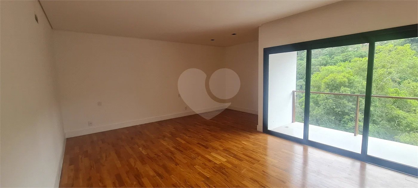 Casa à venda com 3 suítes no condomínio Alpes da Cantareira, Mairiporã - SP