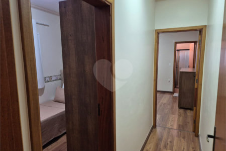 Casa com 2 Dormitórios á venda, em São Carlos.