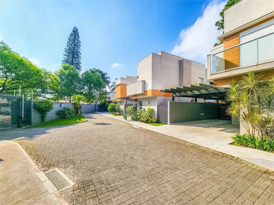 Casa em Condomínio 3 suítes 2 vagas a venda | Jardim Prudência - São Paulo