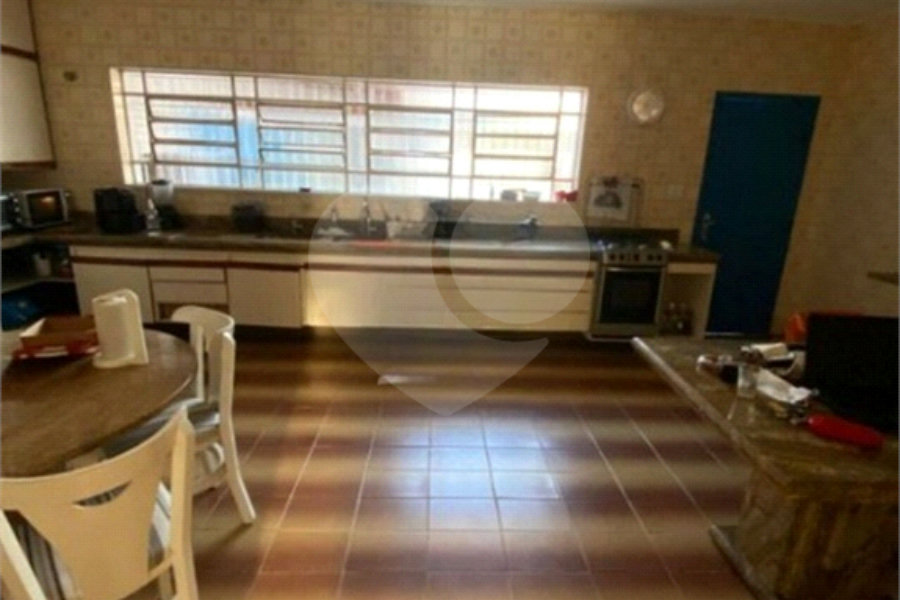 Sobrado 3 Suítes próximo ao parque do carmo