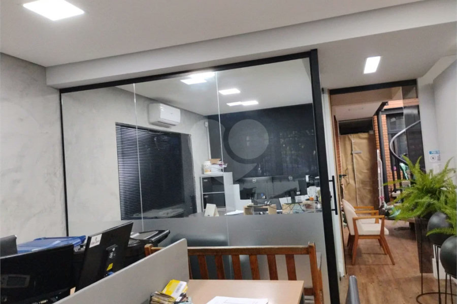 Excelente sobrado/prédio comercial próximo ao Aeroporto de Congonhas!