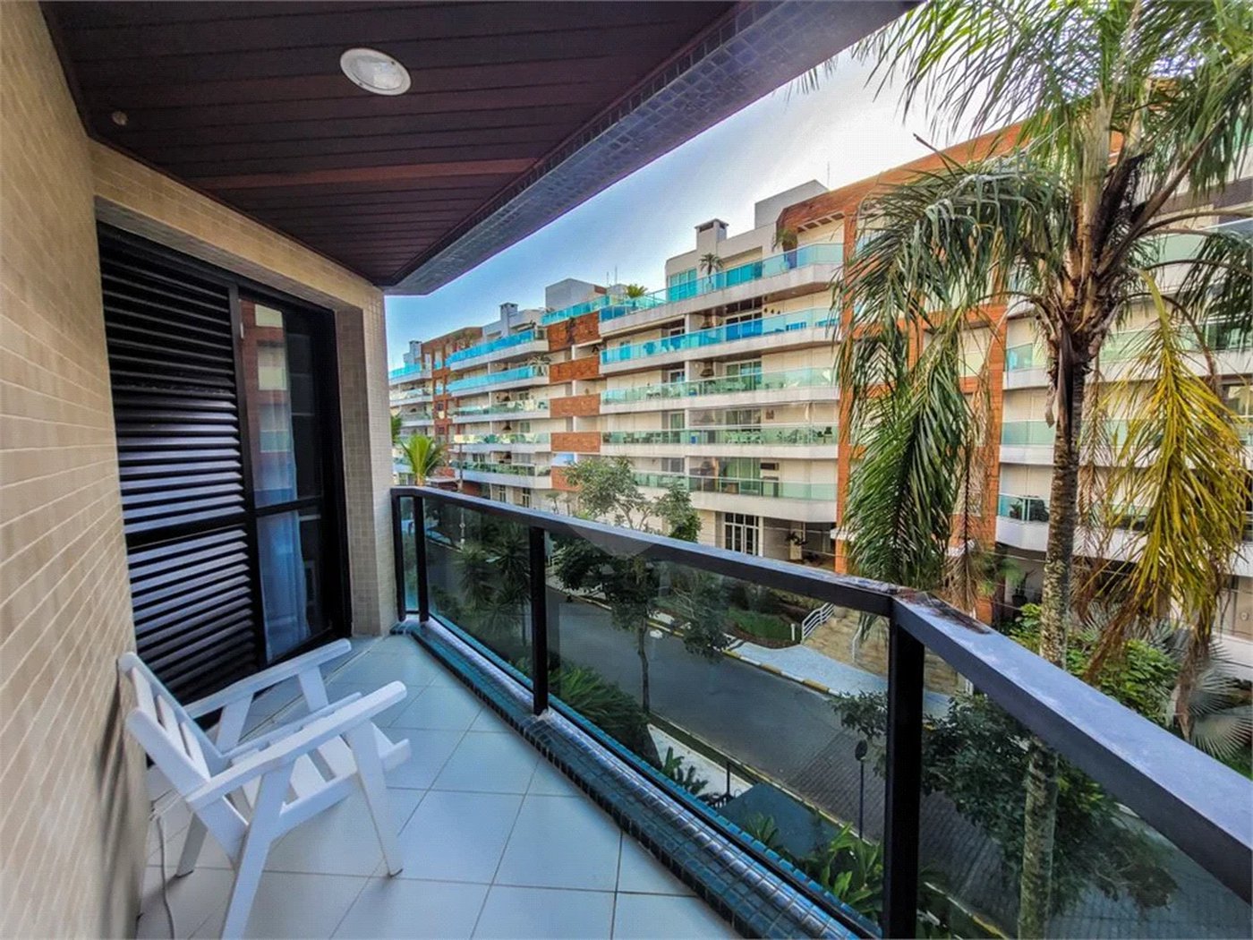 Apartamento à venda com 5 quartos, sendo 3 suítes,  em Riviera de São Lourenço, Bertioga, SP