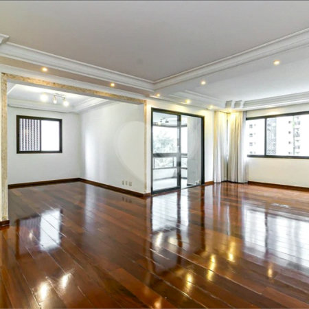 Apartamento a venda em Moema com 162m², 3 quartos ( suítes ) 3 vagas