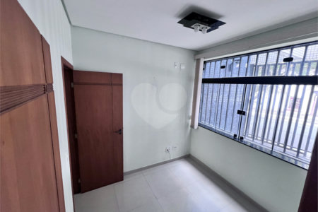Prédio Comercial de Alto Padrão - 253m², 5 Salas, 5 banheiros , 3 Vagas , à venda na Moóca