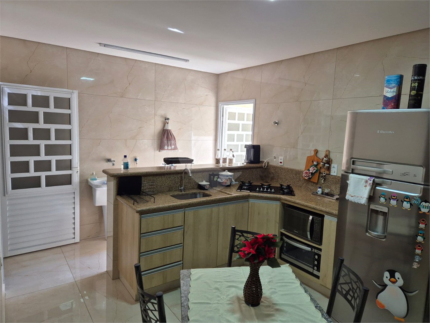 Casa com 2 Dormitórios á venda, em São Carlos.