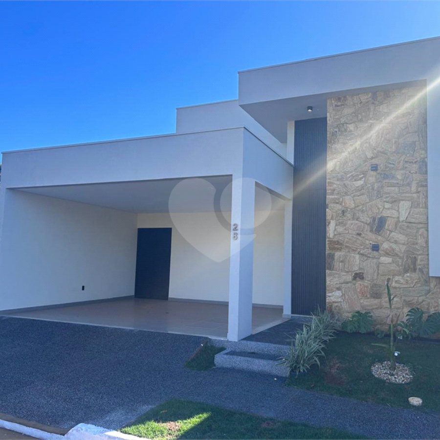Casa em condomínio a venda.