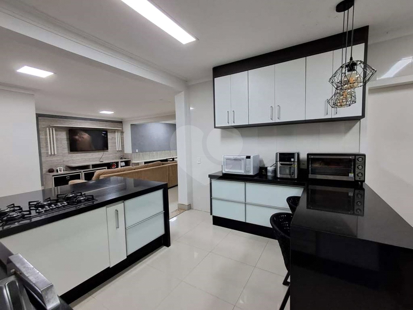 Casa de Alto Padrão à Venda e Locação - Condomínio Vila Verde