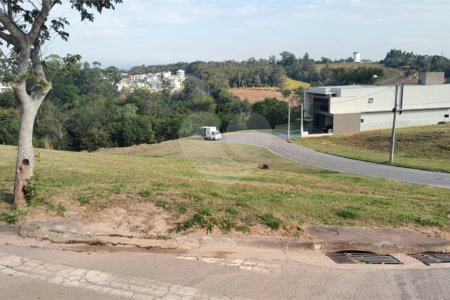 Belo terreno no Condomínio Santa Isabel II - Louveira SP.