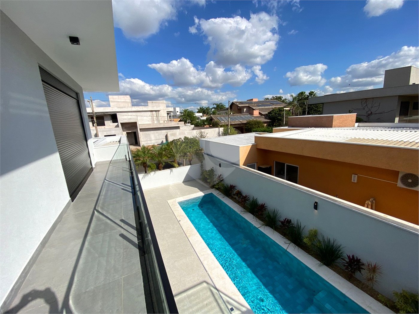 Casa à Venda no Condomínio Damha II