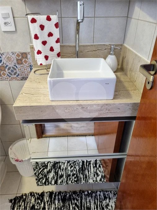 Apartamento tipo kit net á venda centro de Indaiatuba, sem vaga de garagem.