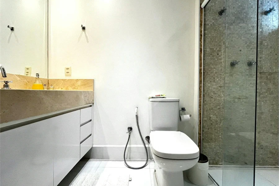 Apartamento à venda com 3 quartos, sendo 1 suíte, em Riviera de São Lourenço, Bertioga, SP