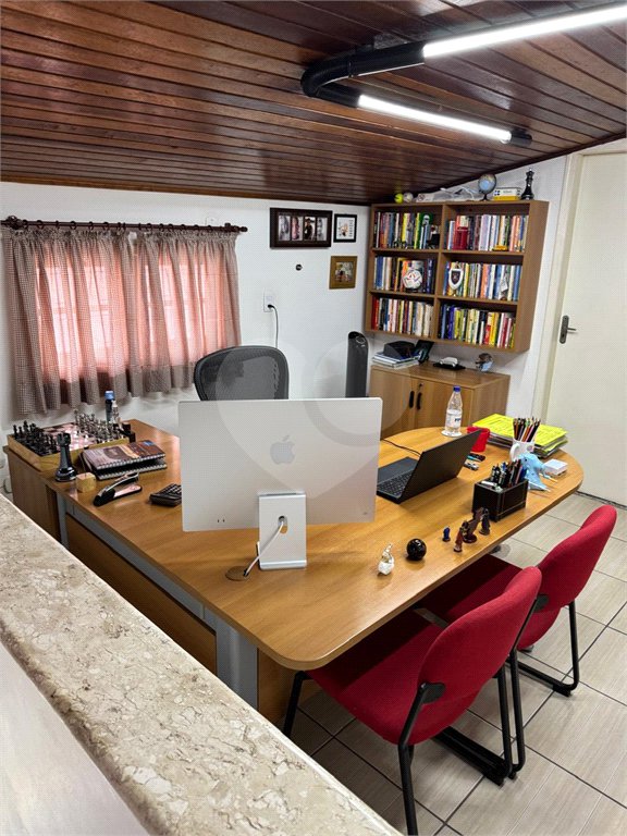 Sobrado à venda com 3 quartos, sendo 1 suíte,  em Parque dos Sabiás, Louveira, SP
