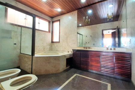 Casa Térrea à venda com 4 quartos, sendo 2 suítes, em Chácara Monte Alegre, São Paulo, SP