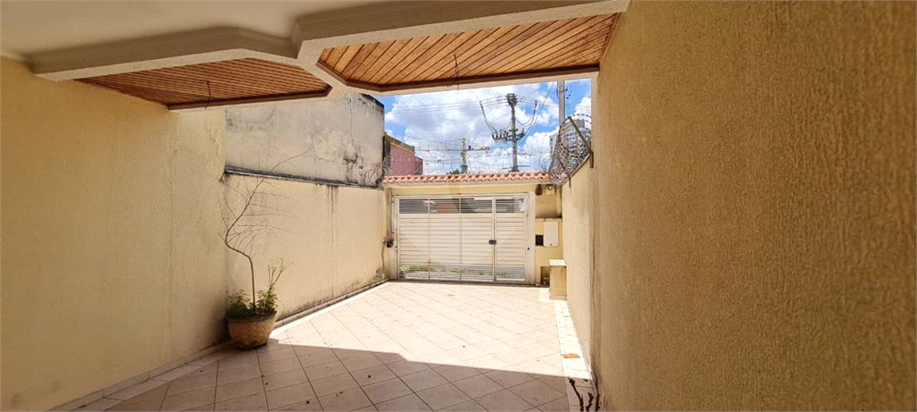 Sobrado a venda no Ipiranga de 220m² com 4 suítes e 2 vagas.Estuda permuta.