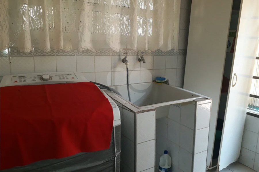 Ótima Casa Totalmente Térrea,Ao Lado da Avenida Direitos Humanos.