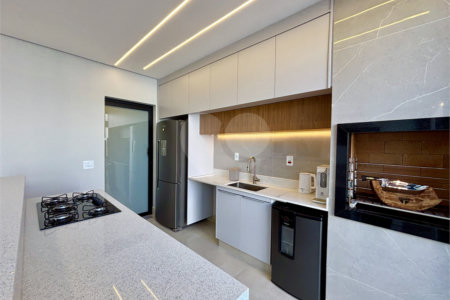 Indaiatuba - Sp - Condominio Maria Candida - R$ 2.250.000,00 - 3 suítes, sendo 1 master com closet e banheiro com duas cubas e dois chuveiros - Escritório - Piscina em Alvenaria aquecida e Hidro com Iluminação - Ar Condicionado instalado em todos os quartos, escritorio, sala e area gourmet