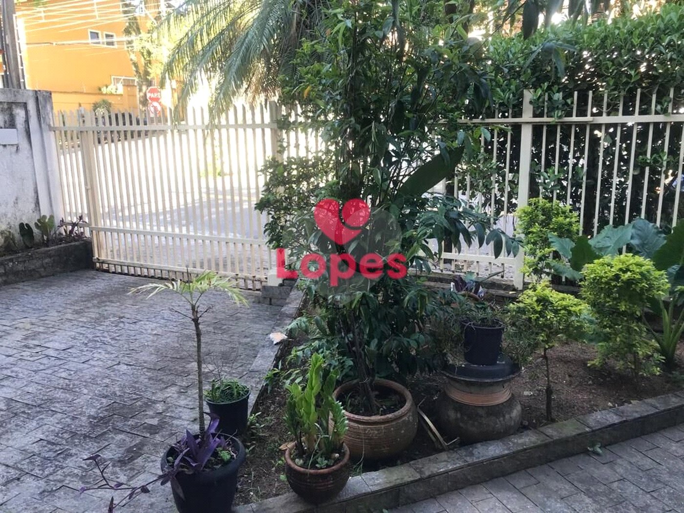 Excelente Casa a Venda no Bairro Jardim Esplanada, 3 dormitórios, sendo 2 suites São José do Campos