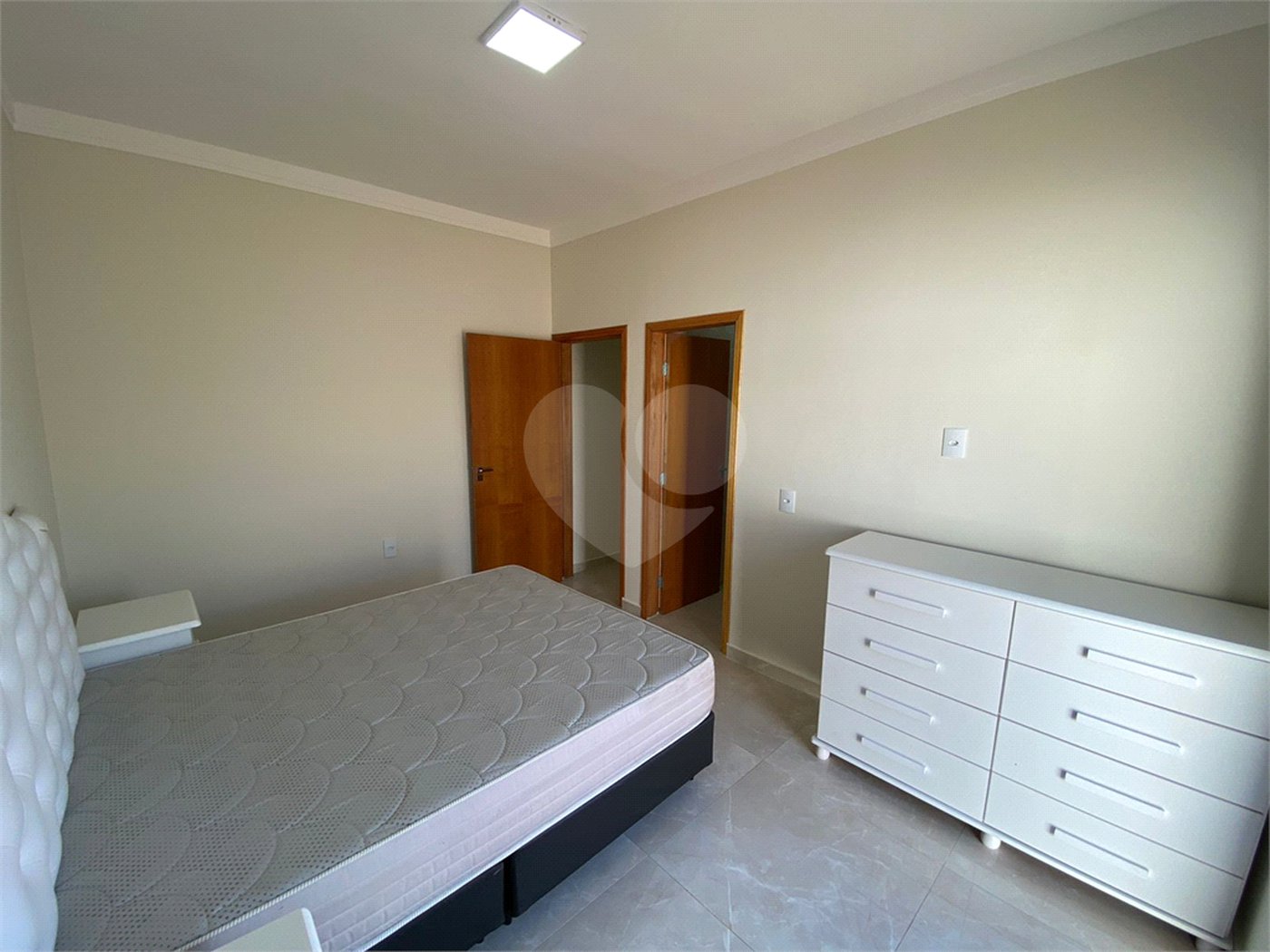 Casa térrea com piscina para venda no Residencial Arcoville