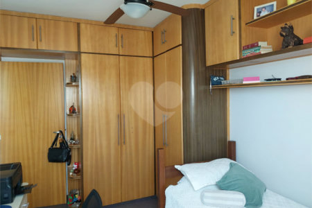 Apartamento de 70m² com 2 dormitórios e 1 vaga.