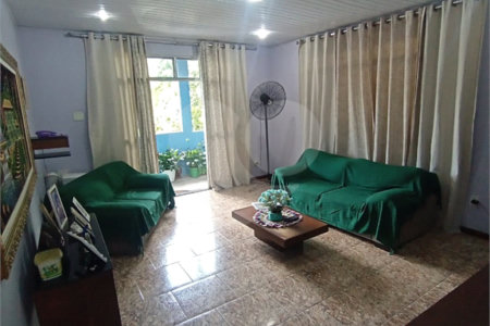 2 CASAS Á VENDA CONSTRUIDO EM DOIS TERRENOS NO BAIRRO ADRIANA COM 221,00M² DE ÁREA CONSTRUIDA
