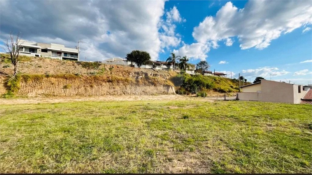Terreno Amplo com 6.265m² e Acesso por Dois Níveis – Ótima Localização!