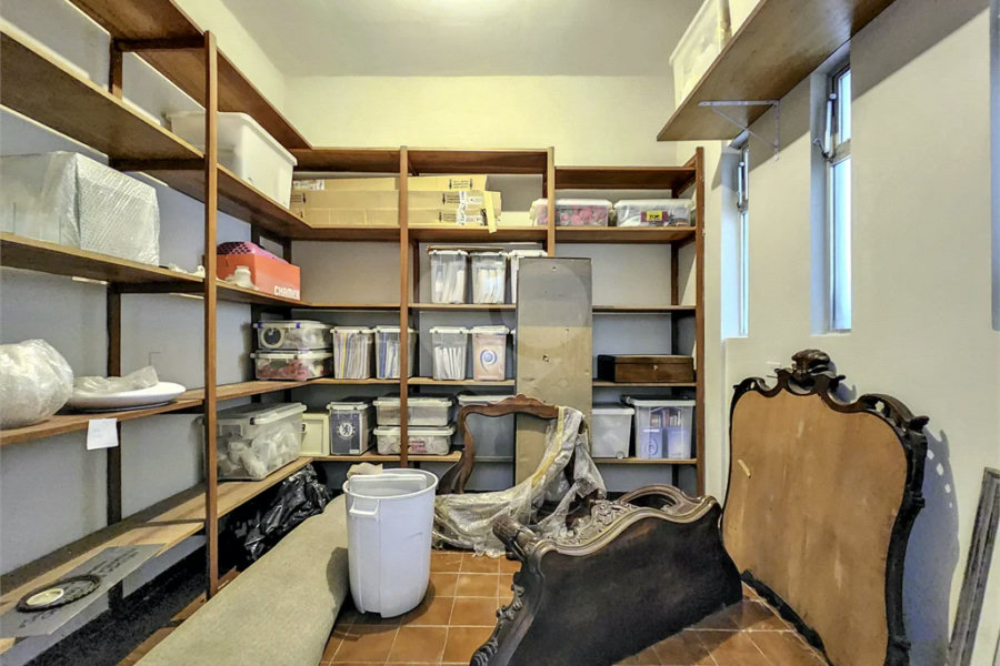 CASA EM RUA FECHADA NA REGIÃO DO MORUMBI / REGIÃO DO CLUBE PAINEIRAS
