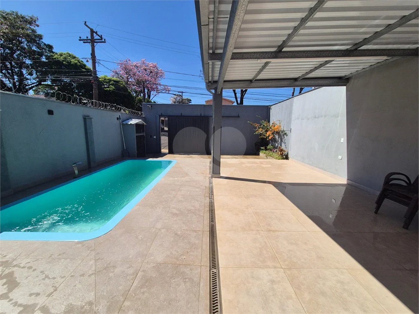 Dois imóveis em um terreno de 300 m² (12 x 25) - Com acesso independente