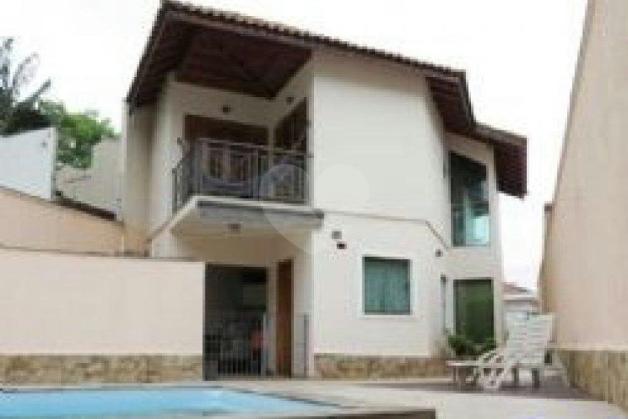 Sobrado Jardim França | 480m² | 4 Suítes | 8 Vagas | Espaço Gourmet | Piscina