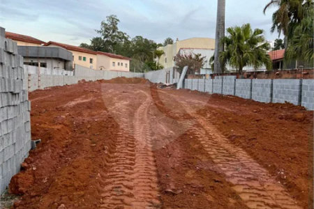 Em bairro nobre está o seu maravilhoso lote em Atibaia, Venha conhecer.