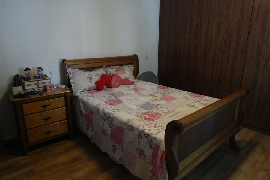 Casa em condomínio fechado no Jardim Floresta, 3 suítes, área gourmet, piscina, 4 vagas.