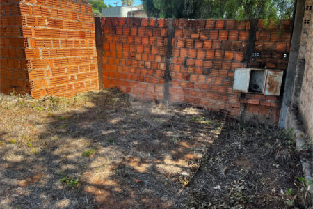 Terreno com 586,00 m² á Venda.