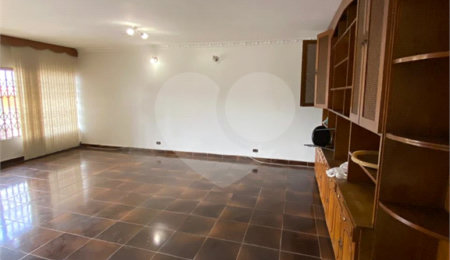 Sobrado à venda com 3 quartos, sendo 2 suítes,  em Vila Bertioga, São Paulo, SP