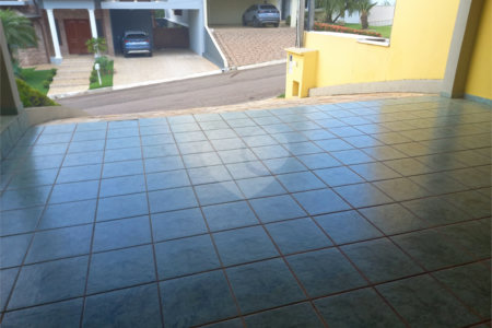 Casa à venda com 4 quartos, sendo 2 suítes,  em Villaggio Capríccio, Louveira, SP