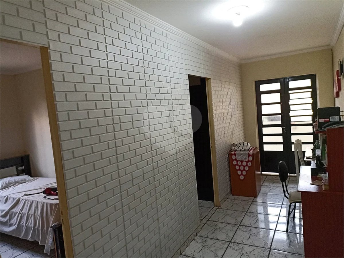 Sobrado à venda com 4 quartos em Vila Continental, São Paulo, SP