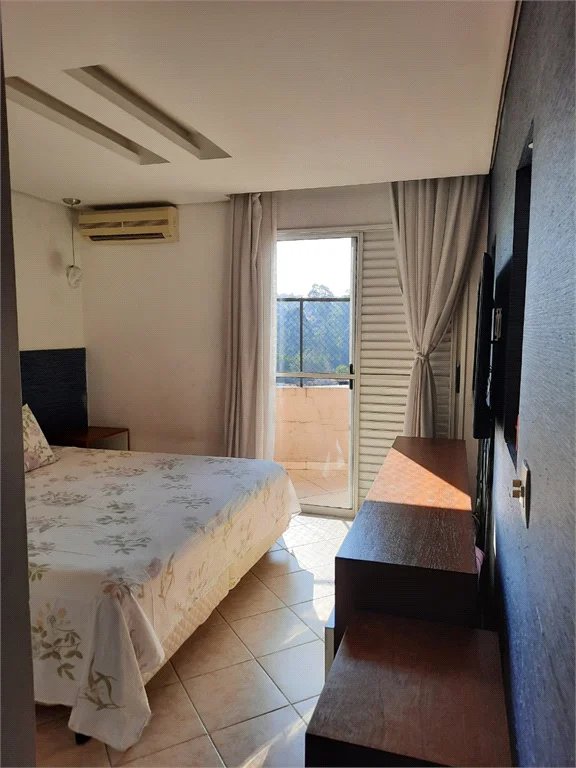 Sobrado à venda com 3 quartos, sendo 1 suíte, em Jardim Ester, São Paulo, SP