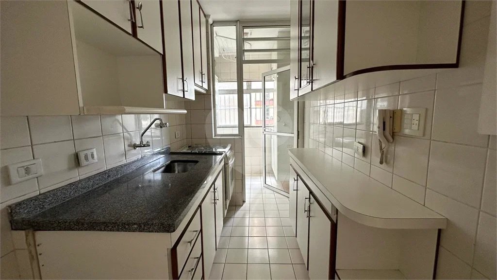 Apartamento 2 quartos (1suíte) 1 vaga na rua Piracema próximo a Saint Tropez