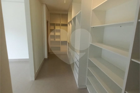 Casa a venda no Condomínio Porto Atibaia