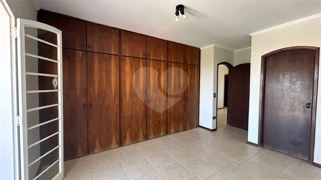 Venda Casa com 4 Dormitórios no Parque Santa Cecília