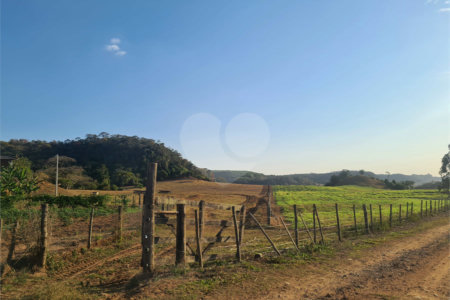 VENDA SÍTIO 48 hectares com estruura para granja, hidroponia e gado