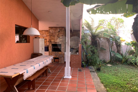 Casa à venda com 3 quartos, sendo 1 suíte, em Interlagos, São Paulo, SP