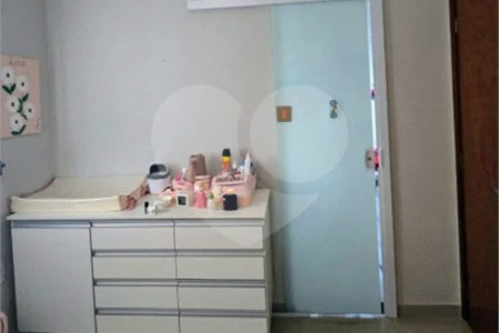 Casa em condomínio Alvorada em Araraquara com 3 dormitórios e piscina