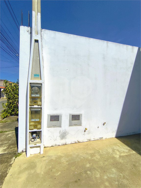 Imóvel disponível para venda com excelente localização e grande potencia, tambèm gerando uma renda passiva todos meses com contrato de aluguel ativo. Salão Comercial Perfeito para quem busca conforto, praticidade e um ótimo investimento